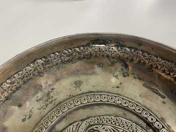 Une coupe en argent &agrave; d&eacute;cor d'un simurgh, empire sassanide, Perse, 6/8&egrave;me