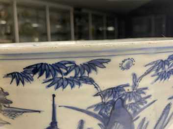 Un grand bol en porcelaine de Chine en bleu et blanc &agrave; d&eacute;cor d'un paysage fluvial, Ming