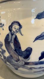 Une jardini&egrave;re en porcelaine de Chine en bleu et blanc et deux bols en famille verte, 19/20&egrave;me