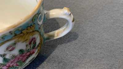 A Chinese famille rose 't&ecirc;te-&agrave;-t&ecirc;te' tea service on tray, 19th C.