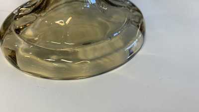 Une paire de gobelets couverts en verre incrust&eacute; de cuivre dor&eacute;, Russie ou Europe de l'Est, 19&egrave;me