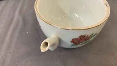 Deux th&eacute;i&egrave;res et une bo&icirc;te &agrave; quatre compartiments en porcelaine de Chine qianjiang cai, 19/20&egrave;me