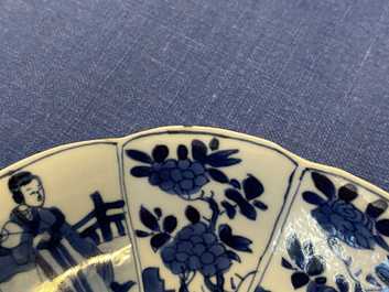 Huit assiettes en porcelaine de Chine en bleu et blanc, Kangxi