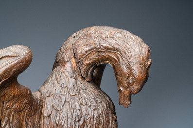 Een eikenhouten model van een pelikaan, 17e eeuw