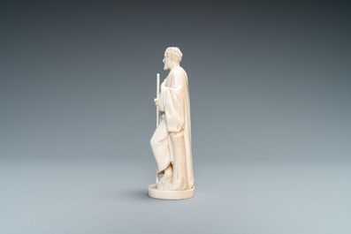 Een ivoren figuur van een kluizenaar met wandelstok, Dieppe, 19e eeuw