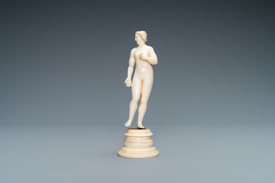 Een ivoren figuur van Venus, Dieppe, Frankrijk, 19e eeuw