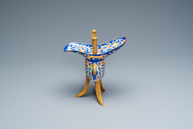 A Chinese Canton enamel and gilt bronze ritual wine vessel, 'jue', 18/19th C.