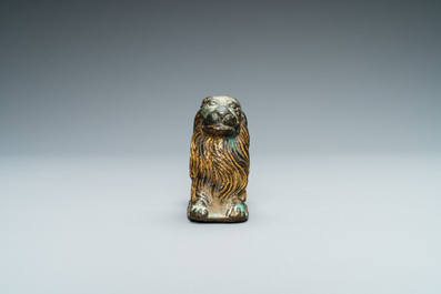 Un mod&egrave;le d'un lion couch&eacute; en bronze dor&eacute;, France, 14&egrave;me