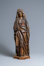 Une grande statue de la Vierge de Calvaire en ch&ecirc;ne sculpt&eacute;, 15&egrave;me