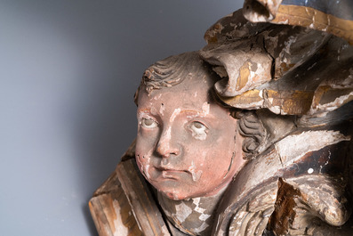 Une grande statue de la Vierge de l&rsquo;Assomption en bois sculpt&eacute;, polychrom&eacute; et dor&eacute; aux yeux en verre, Italie, 17&egrave;me