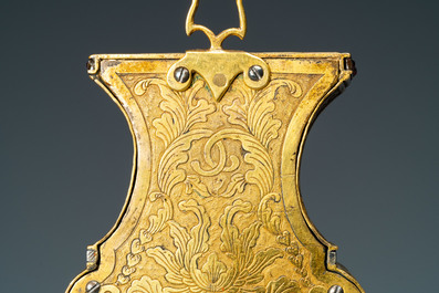 Une horloge murale en bronze dor&eacute; incrust&eacute; de pierres semi-pr&eacute;cieuses, ateliers de Canton et George Prior de Londres pour la Chine, Qianlong