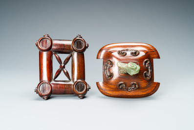 Un br&ucirc;le-parfum en bronze partiellement dor&eacute; au couvercle en bois et jade, Chine, marque de Xuande, Kangxi