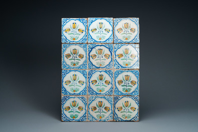 Deux ensembles de douze carreaux en fa&iuml;ence de Delft polychrome, 17&egrave;me et 19&egrave;me