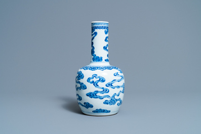 A Chinese blue and white 'Bleu de Hue' bottle vase for the Vietnamese market, Kangxi