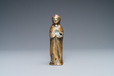 Un ornement de lustre en bronze en forme d'une Vierge, Flandres, 16&egrave;me