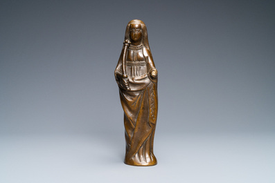 Un ornement de lustre en bronze en forme d'une Vierge, Flandres, 16&egrave;me