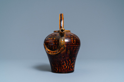 A Vietnamese brown-glazed 'dragon spout' ewer, 15/16th C.