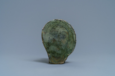 Un fragment roman en verre peint repr&eacute;sentant le visage de Christ, France, 11/12&egrave;me