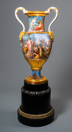 Un important vase en porcelaine de Meissen &agrave; sujet mythologique de 'Diane et Act&eacute;on', 2&egrave;me moiti&eacute; du 19&egrave;me