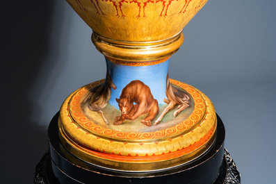 Un important vase en porcelaine de Meissen &agrave; sujet mythologique de 'Diane et Act&eacute;on', 2&egrave;me moiti&eacute; du 19&egrave;me