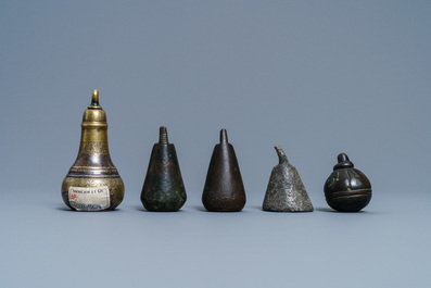 Fourteen bronze weights, France, 16/18th C.