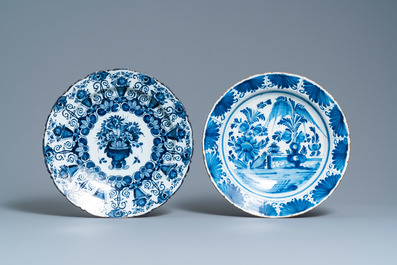 Une collection vari&eacute;e en fa&iuml;ence de Delft en bleu, blanc et polychrome, 18&egrave;me