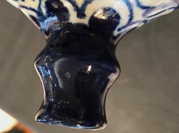 A blue and white Antwerp maiolica 'a foglie' wet drug jar, 2nd half 16th C.