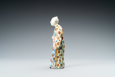 Une figure d'un chinois en fa&iuml;ence polychrome de Delft, ca. 1800