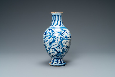 A blue and white Antwerp maiolica 'a foglie' pharmacy bottle, 2nd half 16th C.