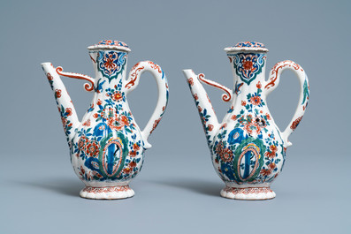 A Dutch Delft cashmere palette cruet set on stand, 1st quarter 18th C.