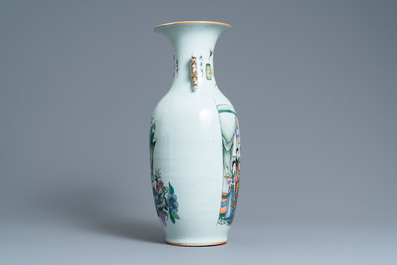 A Chinese two-sided famille rose vase, 19/20th C.