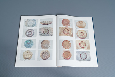 Illustrated catalogue of Sung Dynasty Porcelain in the National Palace Museum, four volumes, Taipei, 1973