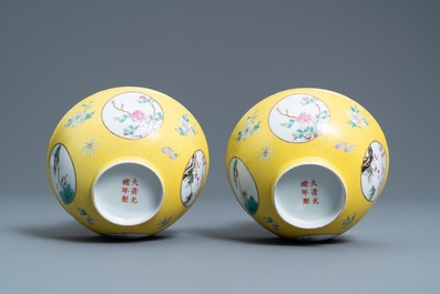 Een paar Chinese famille rose kommen met gele sgraffito fond, Guangxu merk en periode