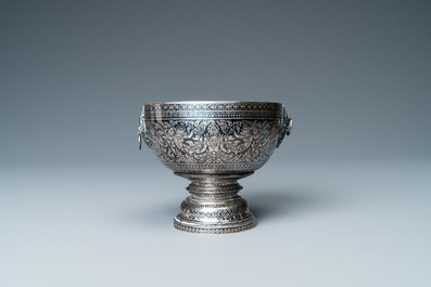 A Thai niello silver 'Thom Ngoen' bowl, 19/20th C.