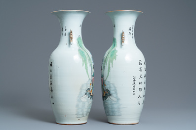 Une paire de vases en porcelaine de Chine famille rose &agrave; d&eacute;cor d'immortels, 19/20&egrave;me