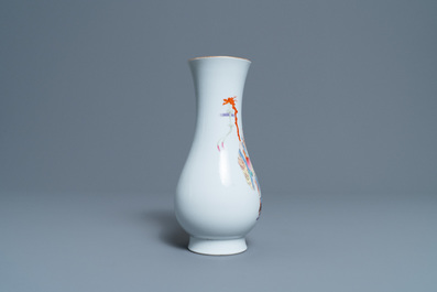 Un vase en porcelaine de Chine famille rose &agrave; d&eacute;cor de Shou Lao, marque de Qianlong, R&eacute;publique