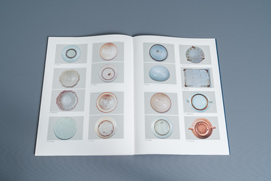 Illustrated catalogue of Sung Dynasty Porcelain in the National Palace Museum, quatre volumes, Taipei, 1973