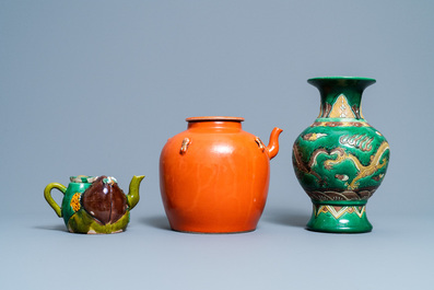 A varied collection of Chinese porcelain, 19/20th C.