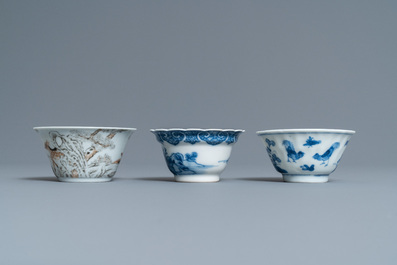 Een diverse collectie Chinees porselein, Ming en Qing