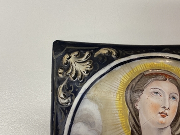 Une plaque en &eacute;mail peint polychrome repr&eacute;sentant la Vierge et inscrit 'Mater Dei', Limoges, France, 1&egrave;re moiti&eacute; du 18&egrave;me
