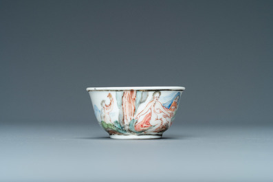 Une tasse et soucoupe miniature en porcelaine de Chine famille rose &agrave; d&eacute;cor de 'Leda et le cygne', Yongzheng/Qianlong