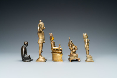 Vijf bronzen figuren, India, Japan en Tibet, 19/20e eeuw
