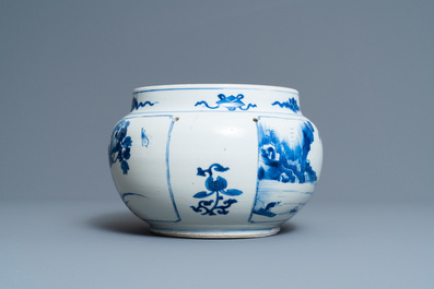 Een Chinese blauw-witte kom met figuren in een landschap, Kangxi