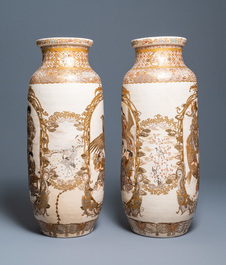 Une paire de grands vases en porcelaine de Satsuma, Japon, Meiji, 19&egrave;me