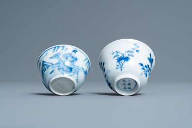 Deux tasses, un kendi, un vase couvert et une bo&icirc;te &agrave; th&eacute; en porcelaine de Chine en bleu et blanc et de style Imari, Wanli et Kangxi