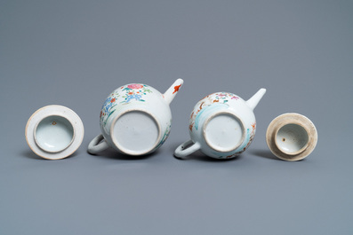 Une collection d'objets &agrave; th&eacute; en porcelaine de Chine en bleu et blanc, famille rose, verte et de style Imari, Kangxi/Qianlong