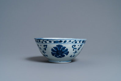 Une collection vari&eacute;e en porcelaine de Chine, Ming et Qing