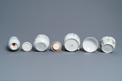 Five Chinese famille rose wares, 19/20th C.