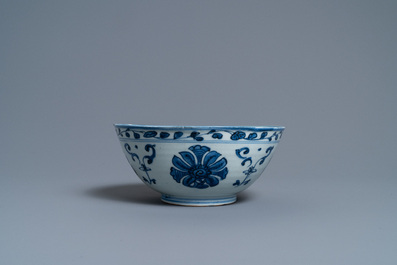 Une collection vari&eacute;e en porcelaine de Chine, Ming et Qing