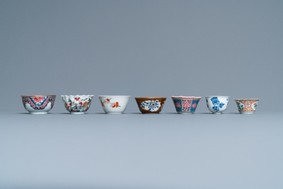 Sept tasses et soucoupes en porcelaine de Chine famille rose et d'autres, Kangxi et apr&egrave;s